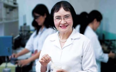 Nữ tiến sĩ Việt mang sơn ta ra thế giới